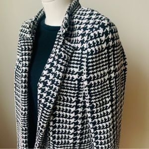 Carolina Belle Houndstooth Duster Blazer